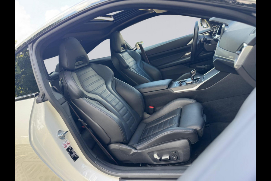 BMW 4 Serie Coupé M440i xDrive 374 pk High Executive, schuifdak, 1e eigenaar, NL auto met nationale auto pas