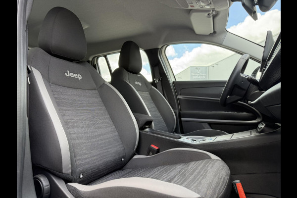 Jeep Avenger Longitude 54 kWh | Navi | Carplay | Stoelverwarming |