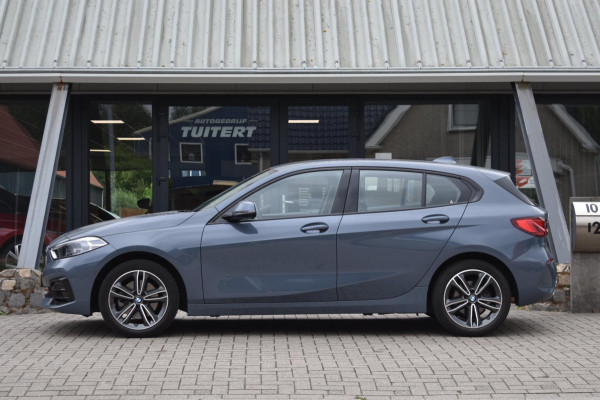 BMW 1-serie 116i Sportline | CAMERA | APPLE CARPLAY | ANDROID AUTO | NAP | DEALER ONDERHOUDEN