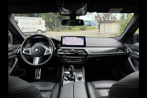 BMW 5 Serie Touring 530i Aut. M-Sport | BMW Laser | Memory | Sfeer Verlichting |