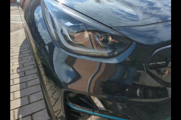 Kia e-Niro ExecutiveLine 64 kWh NL-AUTO | LEDER | STOELVERW. KOELING