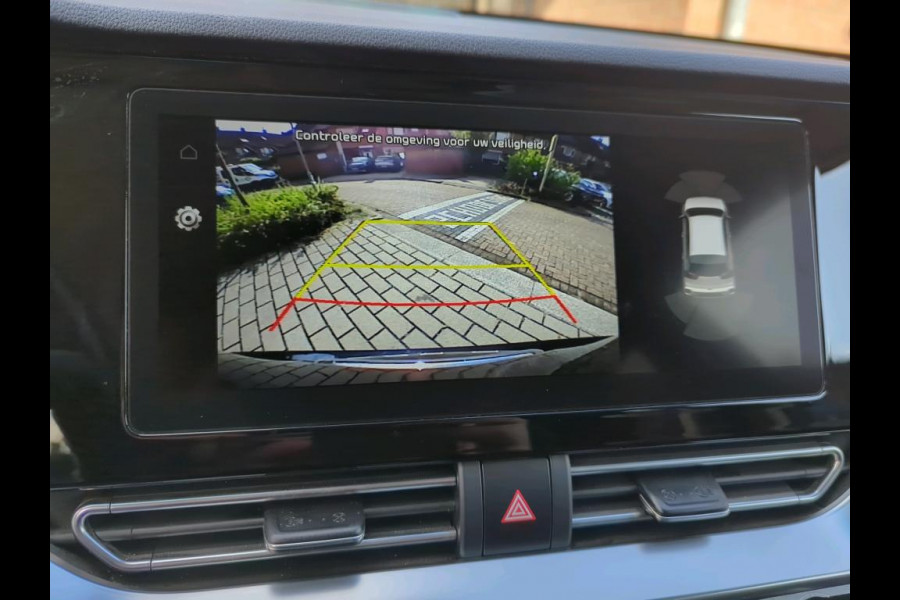 Kia e-Niro ExecutiveLine 64 kWh NL-AUTO | LEDER | STOELVERW. KOELING