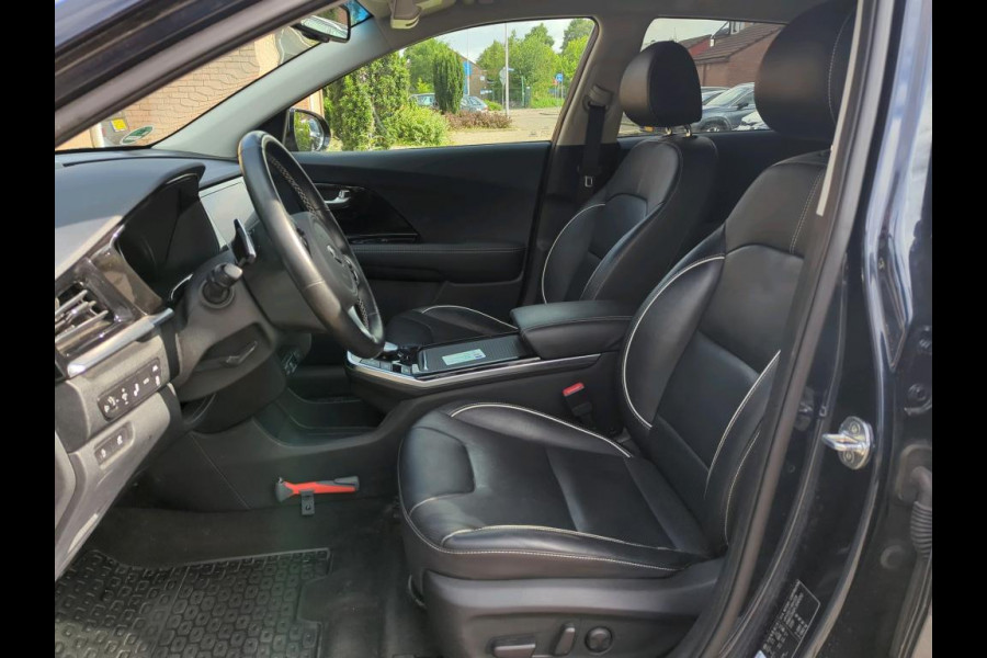 Kia e-Niro ExecutiveLine 64 kWh NL-AUTO | LEDER | STOELVERW. KOELING