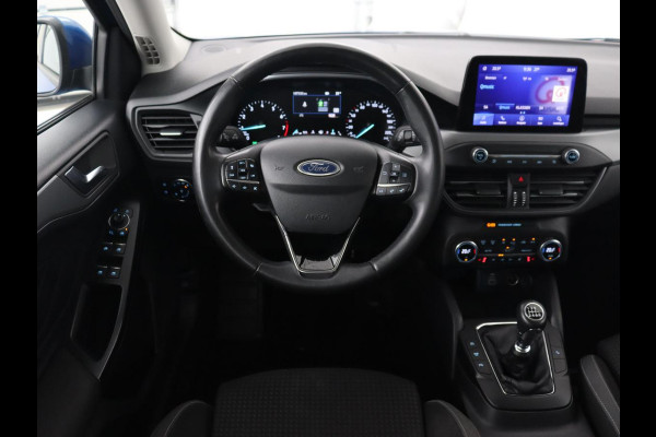 Ford Focus 1.0 EcoBoost Connected | Stoel & stuurverwarming | Camera | Adaptive cruise | Trekhaak | Carplay | Keyless | Navigatie | Climate control