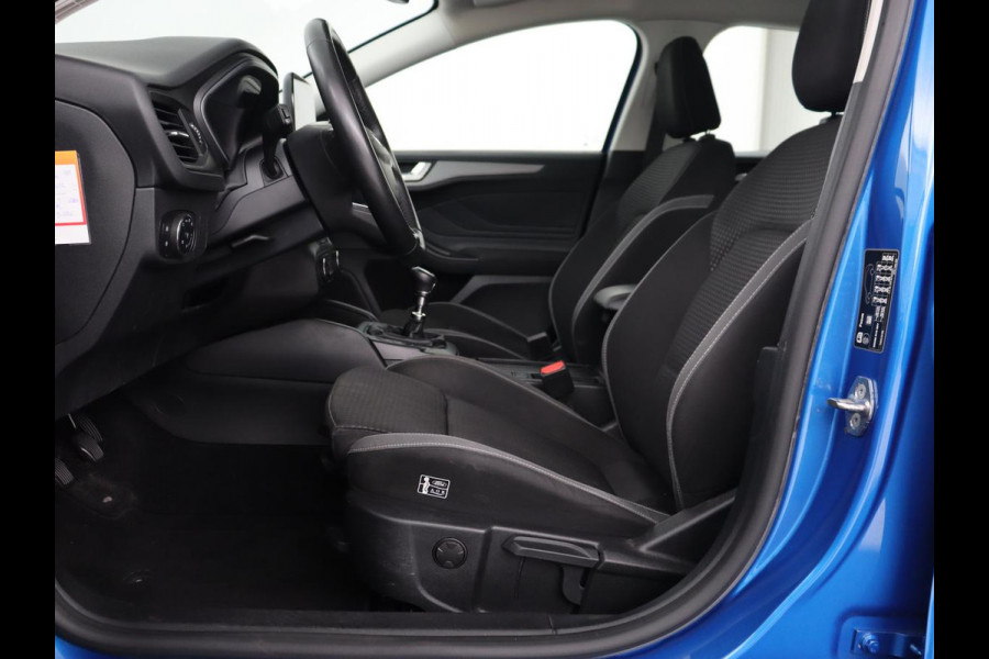 Ford Focus 1.0 EcoBoost Connected | Stoel & stuurverwarming | Camera | Adaptive cruise | Trekhaak | Carplay | Keyless | Navigatie | Climate control