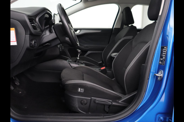 Ford Focus 1.0 EcoBoost Connected | Stoel & stuurverwarming | Camera | Adaptive cruise | Trekhaak | Carplay | Keyless | Navigatie | Climate control