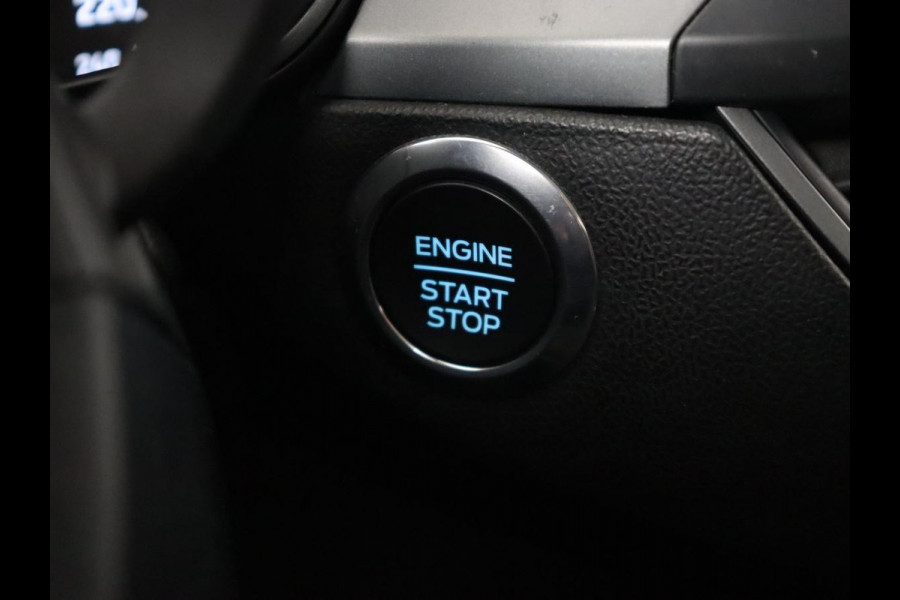 Ford Focus 1.0 EcoBoost Connected | Stoel & stuurverwarming | Camera | Adaptive cruise | Trekhaak | Carplay | Keyless | Navigatie | Climate control