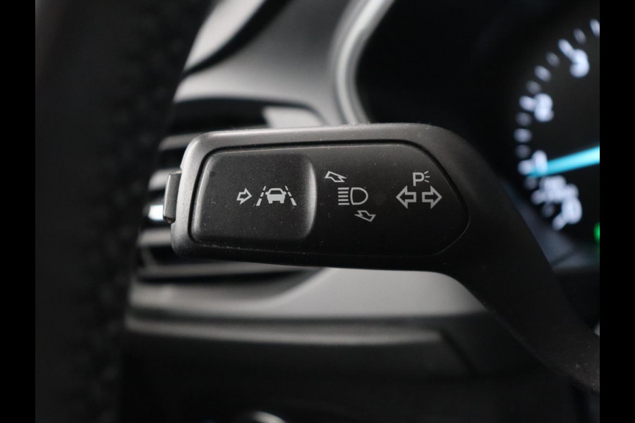 Ford Focus 1.0 EcoBoost Connected | Stoel & stuurverwarming | Camera | Adaptive cruise | Trekhaak | Carplay | Keyless | Navigatie | Climate control