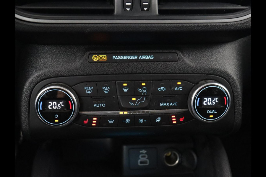 Ford Focus 1.0 EcoBoost Connected | Stoel & stuurverwarming | Camera | Adaptive cruise | Trekhaak | Carplay | Keyless | Navigatie | Climate control