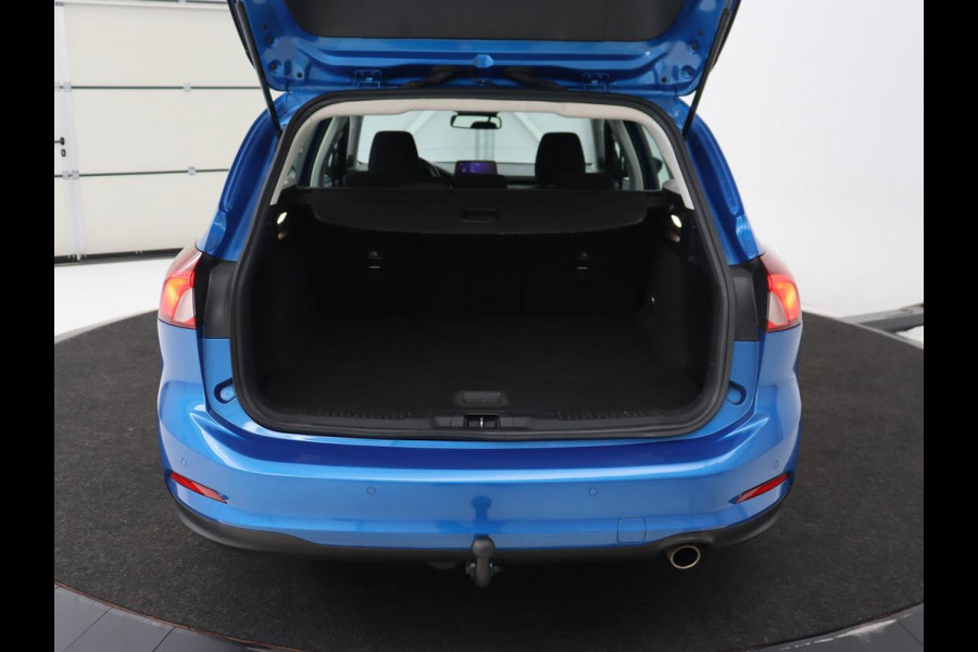 Ford Focus 1.0 EcoBoost Connected | Stoel & stuurverwarming | Camera | Adaptive cruise | Trekhaak | Carplay | Keyless | Navigatie | Climate control
