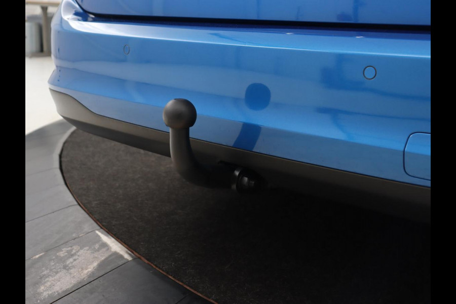 Ford Focus 1.0 EcoBoost Connected | Stoel & stuurverwarming | Camera | Adaptive cruise | Trekhaak | Carplay | Keyless | Navigatie | Climate control