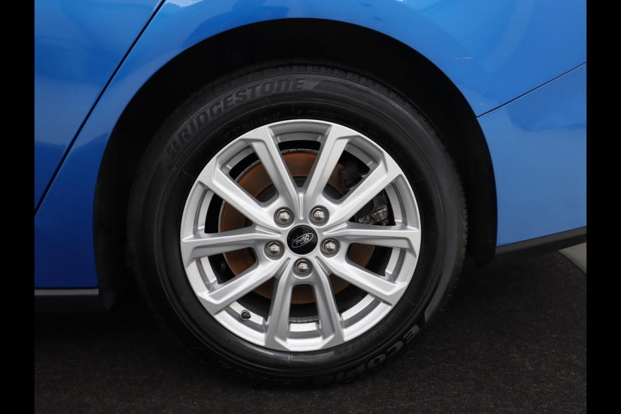 Ford Focus 1.0 EcoBoost Connected | Stoel & stuurverwarming | Camera | Adaptive cruise | Trekhaak | Carplay | Keyless | Navigatie | Climate control