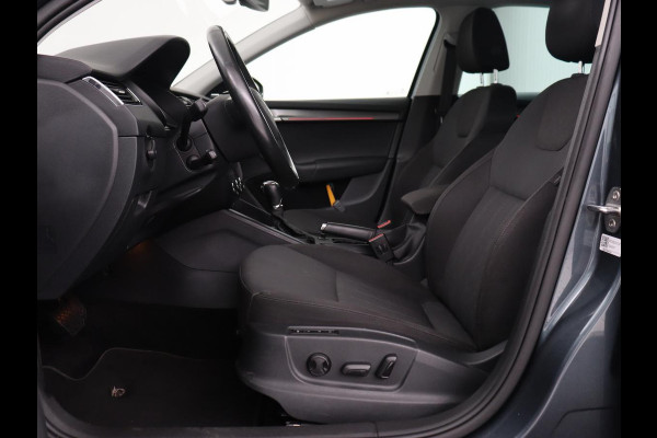 Škoda Octavia 1.0 TSI Style | Stoelverwarming | Trekhaak | Adaptive cruise | Carplay | Park Assist | Keyless | Full LED | Navigatie | Canton Sound | Climate control
