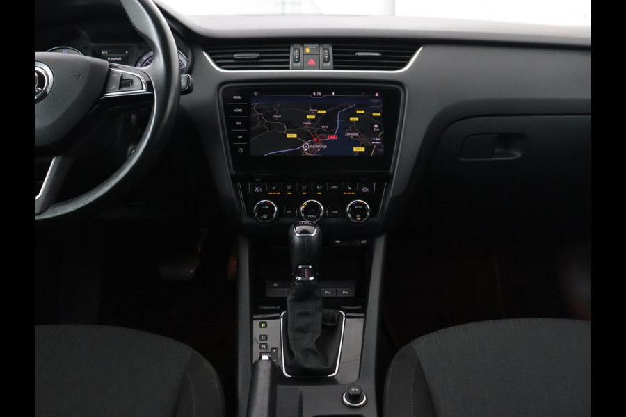 Škoda Octavia 1.0 TSI Style | Stoelverwarming | Trekhaak | Adaptive cruise | Carplay | Park Assist | Keyless | Full LED | Navigatie | Canton Sound | Climate control