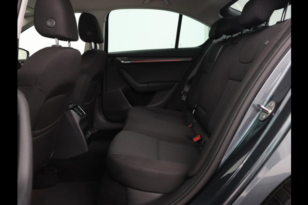 Škoda Octavia 1.0 TSI Style | Stoelverwarming | Trekhaak | Adaptive cruise | Carplay | Park Assist | Keyless | Full LED | Navigatie | Canton Sound | Climate control