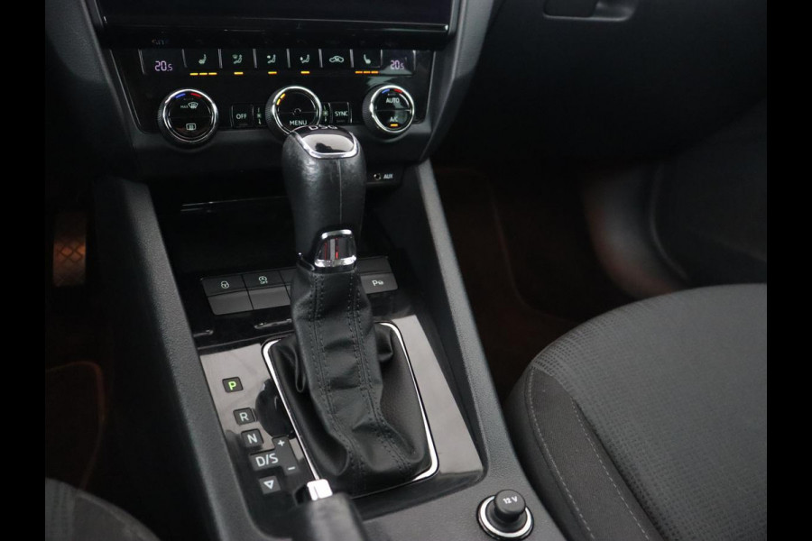 Škoda Octavia 1.0 TSI Style | Stoelverwarming | Trekhaak | Adaptive cruise | Carplay | Park Assist | Keyless | Full LED | Navigatie | Canton Sound | Climate control