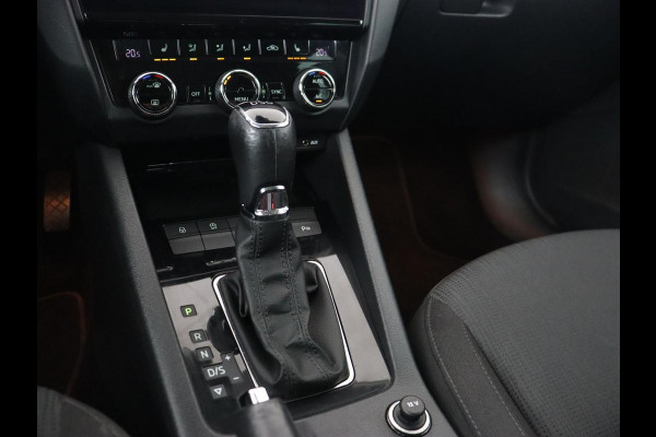 Škoda Octavia 1.0 TSI Style | Stoelverwarming | Trekhaak | Adaptive cruise | Carplay | Park Assist | Keyless | Full LED | Navigatie | Canton Sound | Climate control