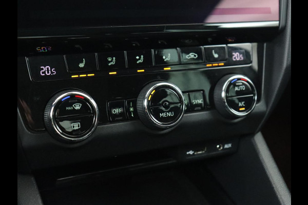 Škoda Octavia 1.0 TSI Style | Stoelverwarming | Trekhaak | Adaptive cruise | Carplay | Park Assist | Keyless | Full LED | Navigatie | Canton Sound | Climate control