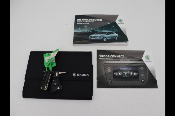 Škoda Octavia 1.0 TSI Style | Stoelverwarming | Trekhaak | Adaptive cruise | Carplay | Park Assist | Keyless | Full LED | Navigatie | Canton Sound | Climate control