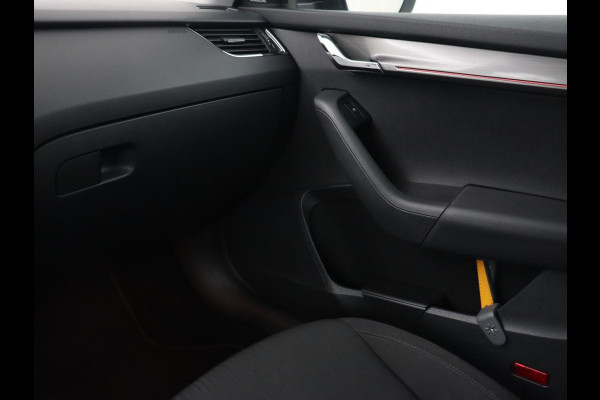 Škoda Octavia 1.0 TSI Style | Stoelverwarming | Trekhaak | Adaptive cruise | Carplay | Park Assist | Keyless | Full LED | Navigatie | Canton Sound | Climate control