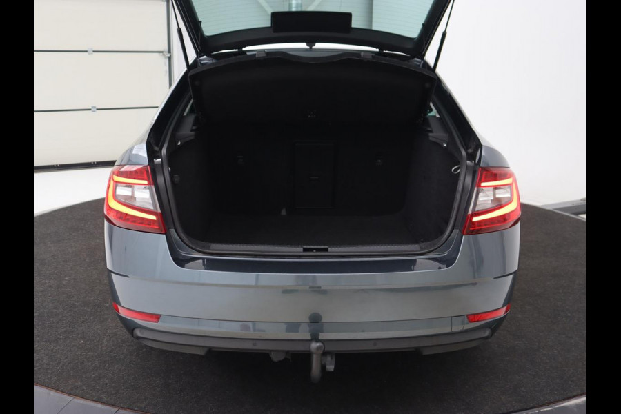 Škoda Octavia 1.0 TSI Style | Stoelverwarming | Trekhaak | Adaptive cruise | Carplay | Park Assist | Keyless | Full LED | Navigatie | Canton Sound | Climate control
