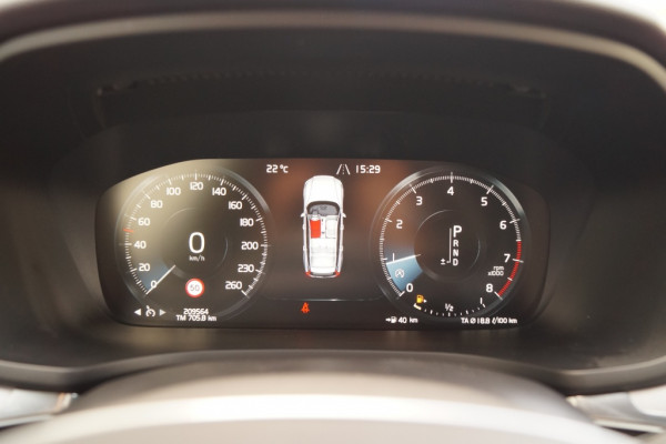 Volvo V60 2.0 T5 250pk Automaat Momentum -PANO-LEER-CAM-