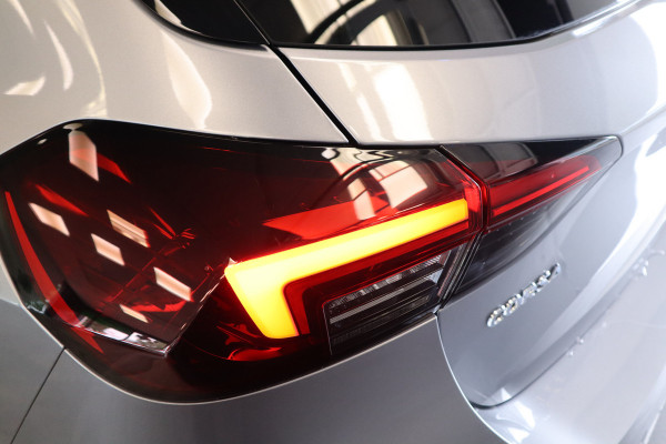 Opel Corsa 1.2 GS Line Navigatie Cruise Control 16LMV Two tone Color PDC Achteruit camera 24 maanden garantie mogelijk (*vraag naar de voorwaarden) Opel Corsa 1.2 GS Line Navigatie Cruise Control 16LMV Two tone Color PDC Achteruit camera 24 maanden garantie mogelijk (*vraag naar de voorwaarden)