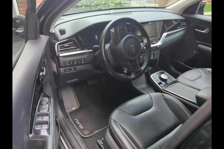 Kia e-Niro ExecutiveLine 64 kWh LED | LEDER | NAVI | STOELKOELING