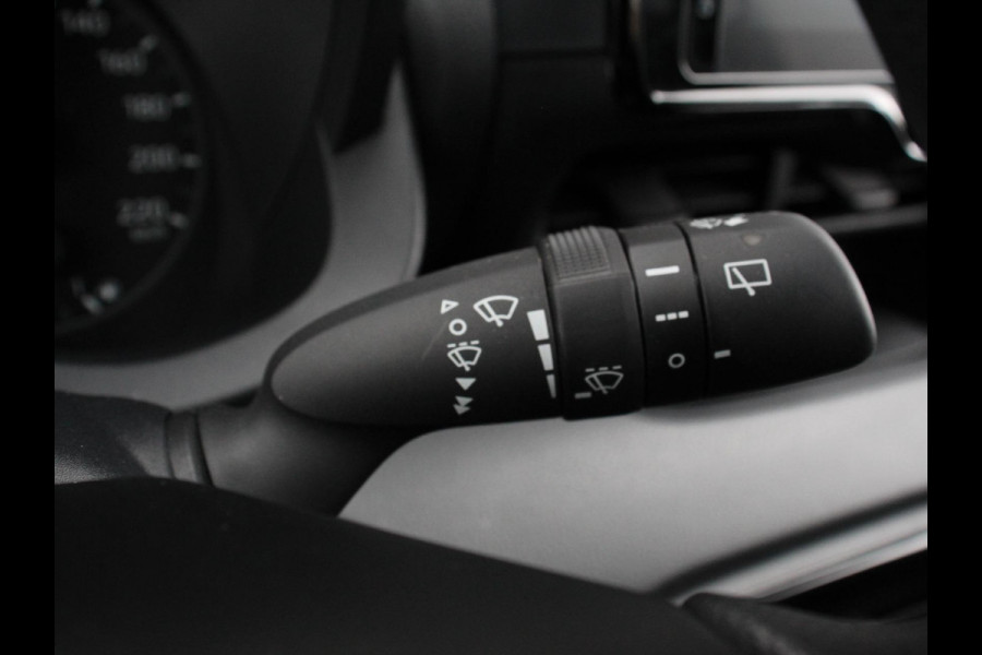 Mazda 2 Hybrid 1.5 Prime-line Airco Adaptieve cruise control Achteruitrijcamera Lane assist Radio Apple Carplay/ Android auto