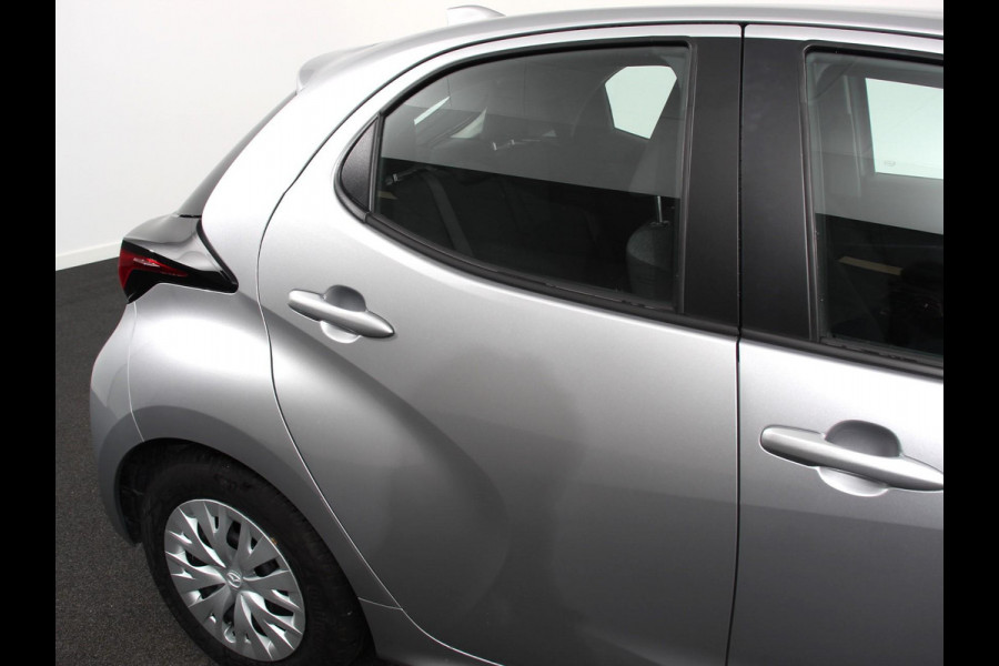 Mazda 2 Hybrid 1.5 Prime-line Airco Adaptieve cruise control Achteruitrijcamera Lane assist Radio Apple Carplay/ Android auto