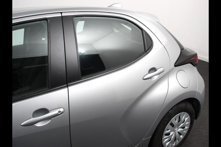 Mazda 2 Hybrid 1.5 Prime-line Airco Adaptieve cruise control Achteruitrijcamera Lane assist Radio Apple Carplay/ Android auto