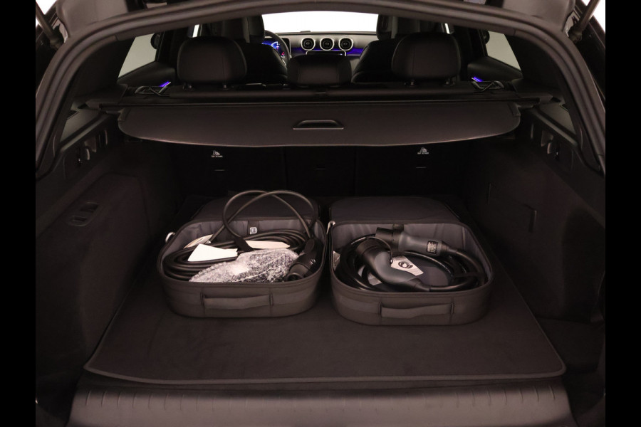 Mercedes-Benz C-Klasse Estate 300 e Star Edition AMG Line | Trekhaak | Parkeerpakket met achteruitrijcamera | EASY PACK achterklep | USB-pakket | Antidiefstalpakket GUARD 360° Plus | High-performance led-koplampen |