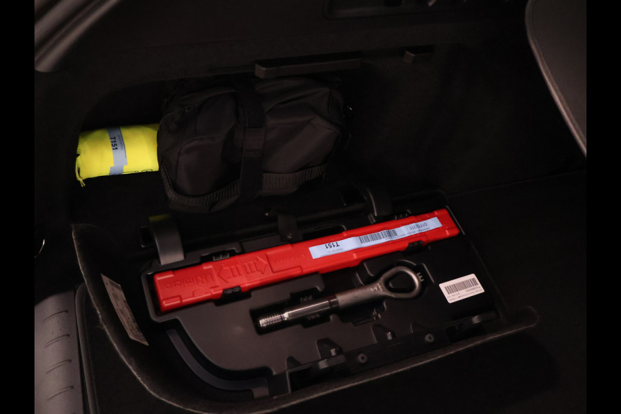 Mercedes-Benz C-Klasse Estate 300 e Star Edition AMG Line | Trekhaak | Parkeerpakket met achteruitrijcamera | EASY PACK achterklep | USB-pakket | Antidiefstalpakket GUARD 360° Plus | High-performance led-koplampen |