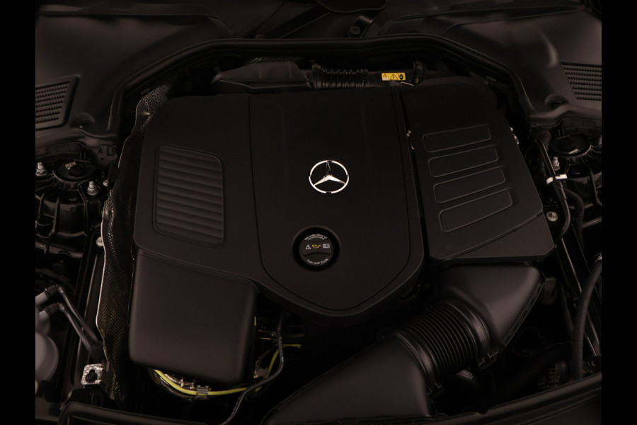 Mercedes-Benz C-Klasse Estate 300 e Star Edition AMG Line | Trekhaak | Parkeerpakket met achteruitrijcamera | EASY PACK achterklep | USB-pakket | Antidiefstalpakket GUARD 360° Plus | High-performance led-koplampen |