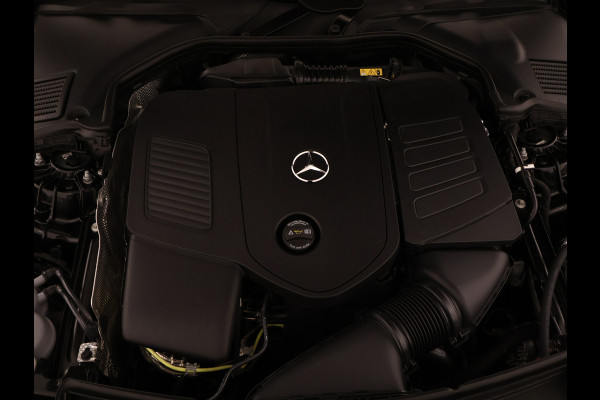 Mercedes-Benz C-Klasse Estate 300 e Star Edition AMG Line | Trekhaak | Parkeerpakket met achteruitrijcamera | EASY PACK achterklep | USB-pakket | Antidiefstalpakket GUARD 360° Plus | High-performance led-koplampen |