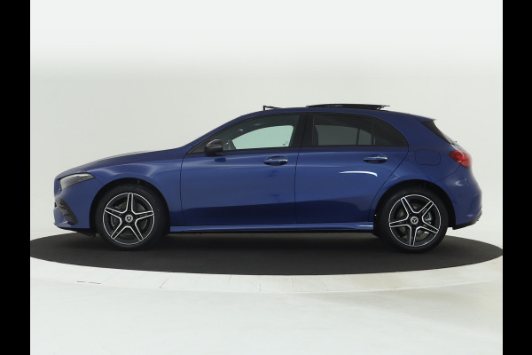 Mercedes-Benz A-Klasse 250 e Star Edition AMG Line Plus | Nightpakket | Antidiefstalpakket URBAN GUARD PLUS | Dodehoekassistent | Extra USB-poorten | Parkeerpakket met achteruitrijcamera | KEYLESS GO |