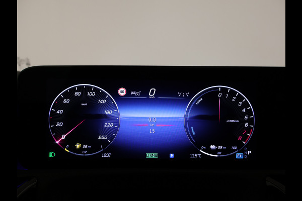 Mercedes-Benz A-Klasse 250 e Star Edition AMG Line Plus | Nightpakket | Antidiefstalpakket URBAN GUARD PLUS | Dodehoekassistent | Extra USB-poorten | Parkeerpakket met achteruitrijcamera | KEYLESS GO |