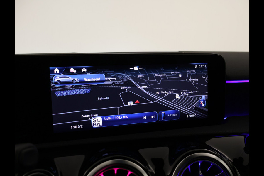 Mercedes-Benz A-Klasse 250 e Star Edition AMG Line Plus | Nightpakket | Antidiefstalpakket URBAN GUARD PLUS | Dodehoekassistent | Extra USB-poorten | Parkeerpakket met achteruitrijcamera | KEYLESS GO |
