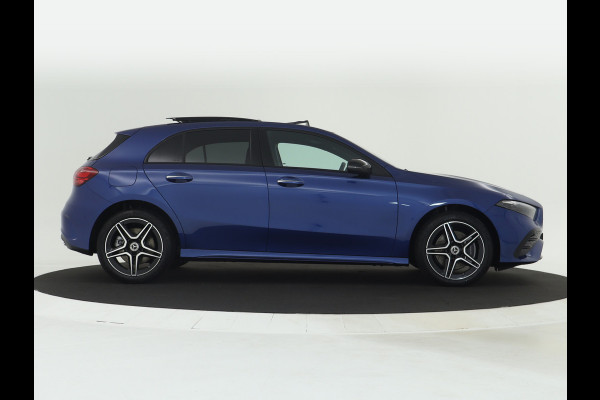 Mercedes-Benz A-Klasse 250 e Star Edition AMG Line Plus | Nightpakket | Antidiefstalpakket URBAN GUARD PLUS | Dodehoekassistent | Extra USB-poorten | Parkeerpakket met achteruitrijcamera | KEYLESS GO |