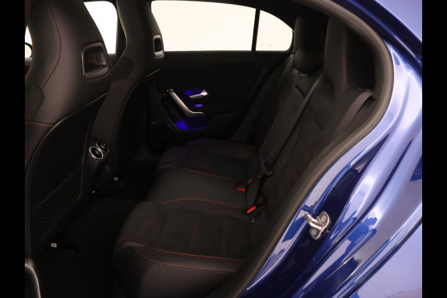 Mercedes-Benz A-Klasse 250 e Star Edition AMG Line Plus | Nightpakket | Antidiefstalpakket URBAN GUARD PLUS | Dodehoekassistent | Extra USB-poorten | Parkeerpakket met achteruitrijcamera | KEYLESS GO |