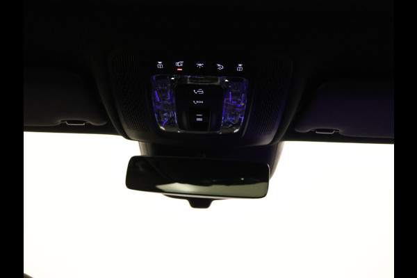 Mercedes-Benz A-Klasse 250 e Star Edition AMG Line Plus | Nightpakket | Antidiefstalpakket URBAN GUARD PLUS | Dodehoekassistent | Extra USB-poorten | Parkeerpakket met achteruitrijcamera | KEYLESS GO |
