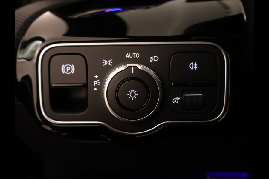 Mercedes-Benz A-Klasse 250 e Star Edition AMG Line Plus | Nightpakket | Antidiefstalpakket URBAN GUARD PLUS | Dodehoekassistent | Extra USB-poorten | Parkeerpakket met achteruitrijcamera | KEYLESS GO |
