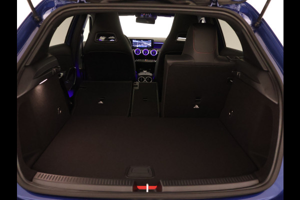 Mercedes-Benz A-Klasse 250 e Star Edition AMG Line Plus | Nightpakket | Antidiefstalpakket URBAN GUARD PLUS | Dodehoekassistent | Extra USB-poorten | Parkeerpakket met achteruitrijcamera | KEYLESS GO |