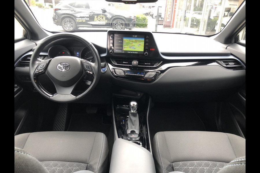 Toyota C-HR 2.0 Hybrid 184pk Bi-Tone | Dodehoekherkenning, Stoel + Stuurverwarming, Parkeersensoren, Apple CarPlay/Android Auto, 18 inch, Ke