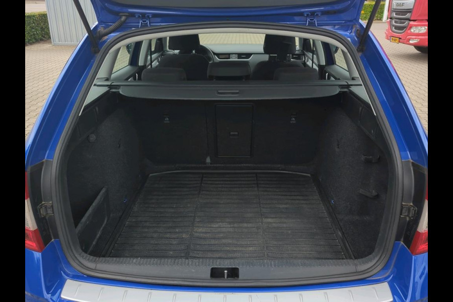 Škoda Octavia Combi 1.5 TSI Greentech Sport Business AUTOMAAT | NAVI | NL-AUTO