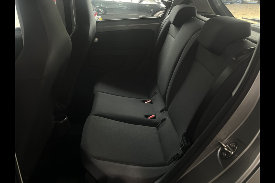 Volkswagen up! 1.0 BMT move up! uit 2019 Rijklaar + 12 maanden Bovag-garantie Henk Jongen Auto's in Helmond,  al 50 jaar service zoals 't hoort!