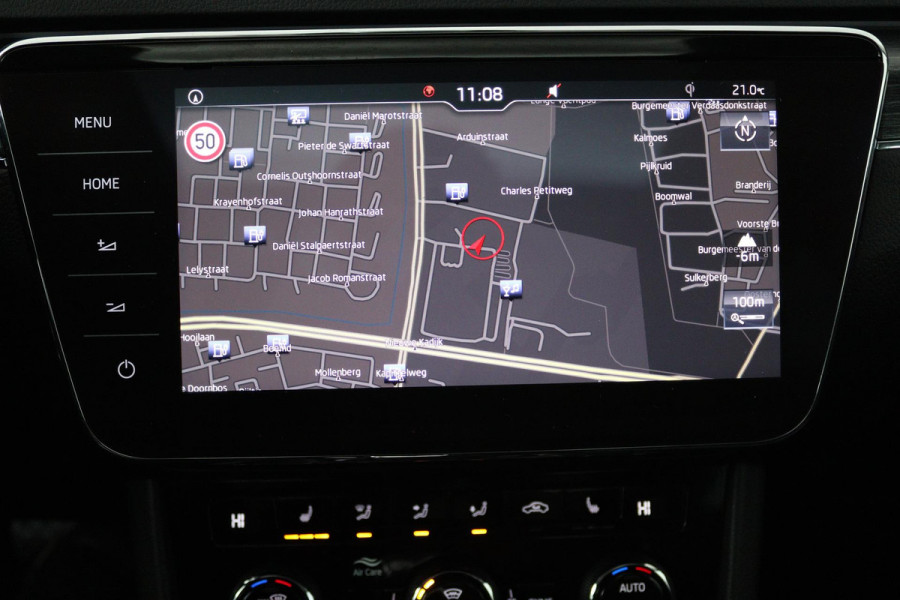 Škoda Superb Combi 1.5 TSI ACT Business Edition (PANORAMADAK, TREKHAAK, STOELVERWARMING, ACHTERUITRIJCAMERA, GOED ONDERHOUDEN)