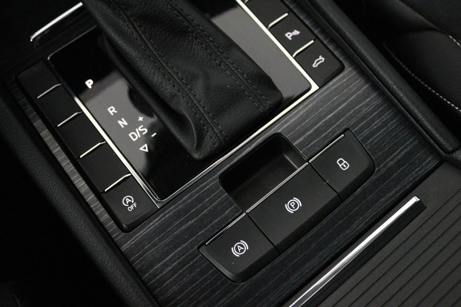 Škoda Superb Combi 1.5 TSI ACT Business Edition (PANORAMADAK, TREKHAAK, STOELVERWARMING, ACHTERUITRIJCAMERA, GOED ONDERHOUDEN)