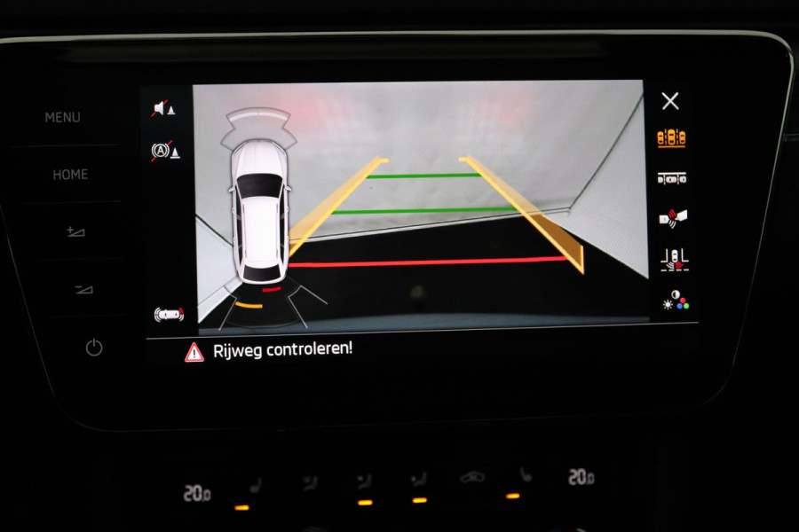 Škoda Superb Combi 1.5 TSI ACT Business Edition (PANORAMADAK, TREKHAAK, STOELVERWARMING, ACHTERUITRIJCAMERA, GOED ONDERHOUDEN)