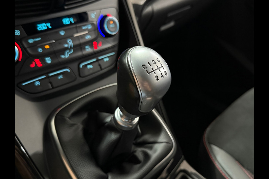 Ford Kuga 1.5 EcoBoost ST Line | Navigatie | Adaptive Cruise | Climate | Trekhaak
